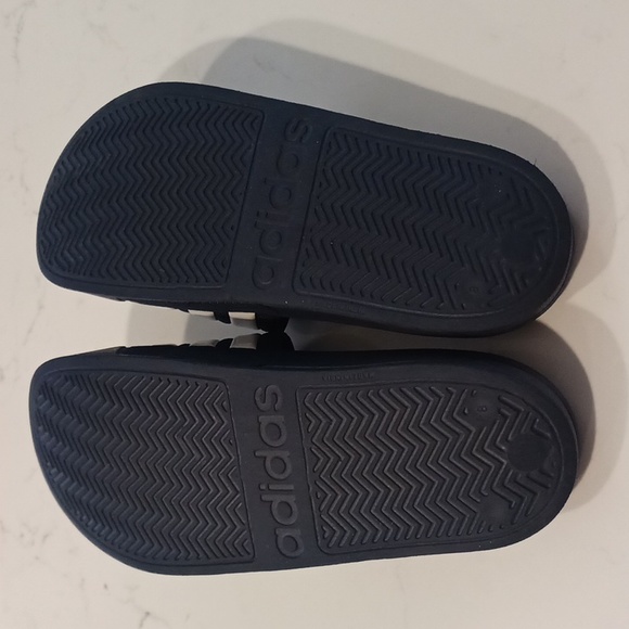 Adidas Adilette Comfort Slides - Picture 5 of 9